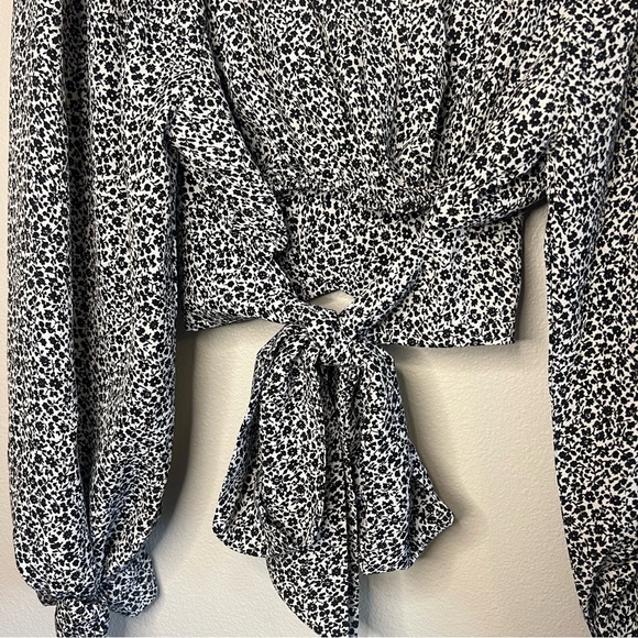 Altar’d State Women's Black and White Print Crop Top Size Small - Picture 6 of 10